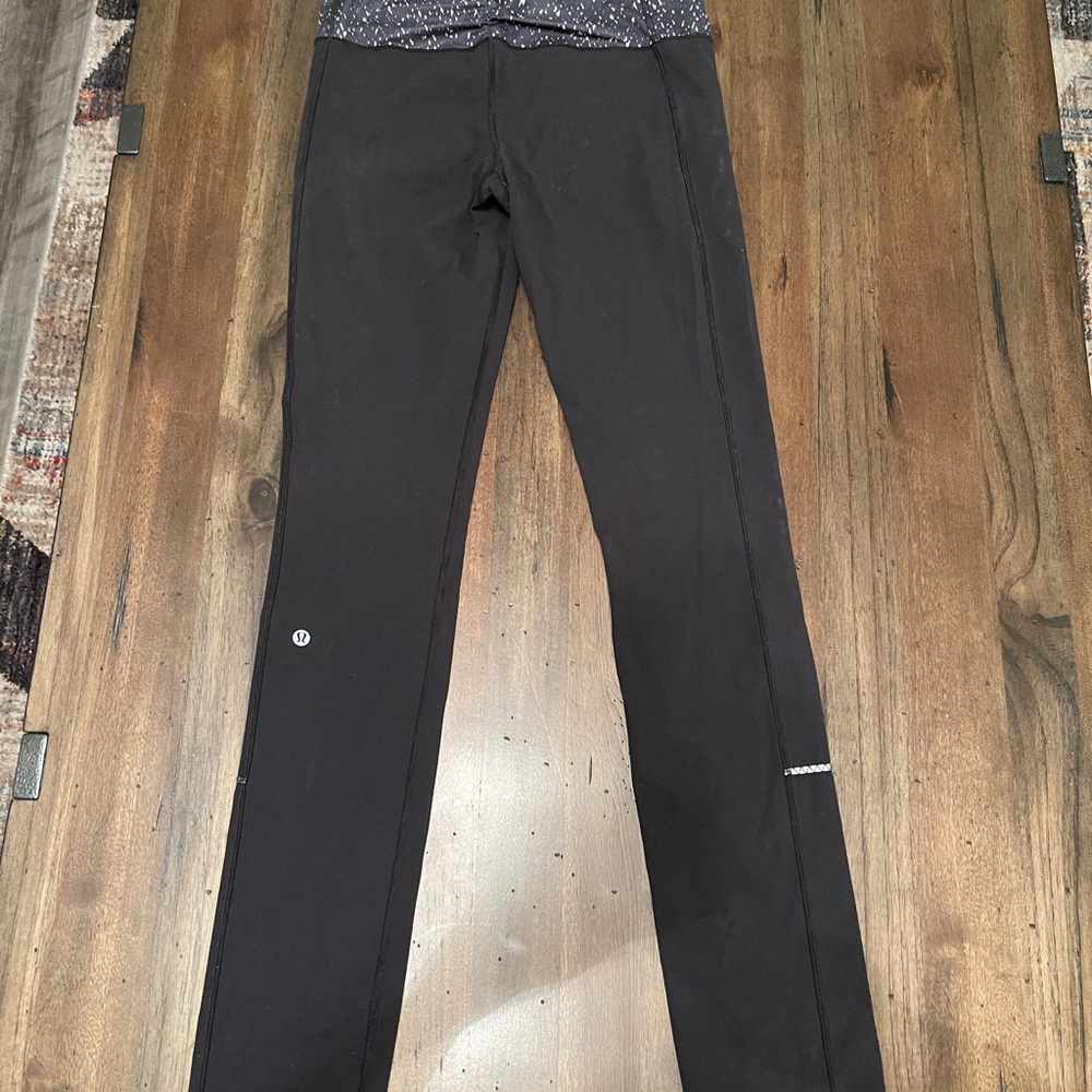 Black Lululemon leggings size 6 - Picture 2 of 4